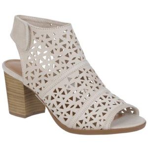 Self Esteem Women's Hood Perforated Block Heel Sandals NWT